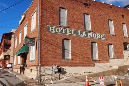 Het La More (?) hotel